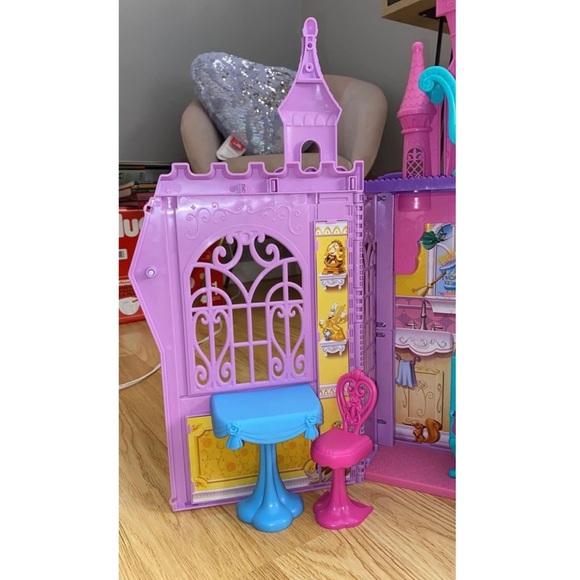 Pop-up foldable palace for Disney princess barbies - Picture 4 of 9